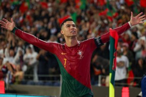 华体会体育-曼联战平里昂，C罗扑点救主欧冠