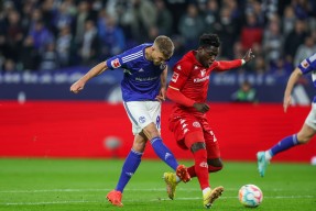 华体会app-关于沙尔克引进新后卫，稳固防线为夺冠立下汗马功劳的信息