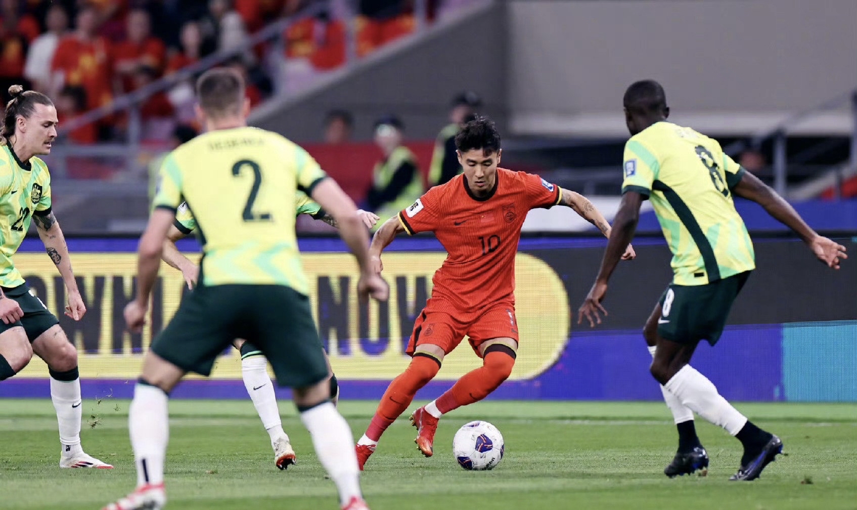 华体会官网-体育界人气球员赛后互动，球迷大呼过瘾  第2张