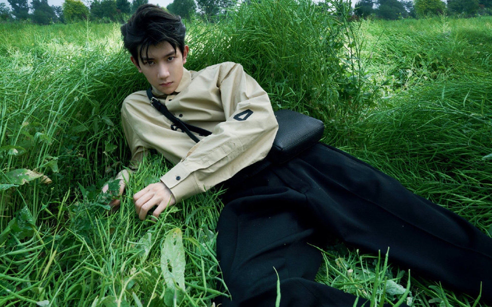 华体会hth-绿茵场上的纬度对决，厄贝塞奥如何用强压窒息瑞典，巴斯托尼一肩挑起全队节奏  第1张