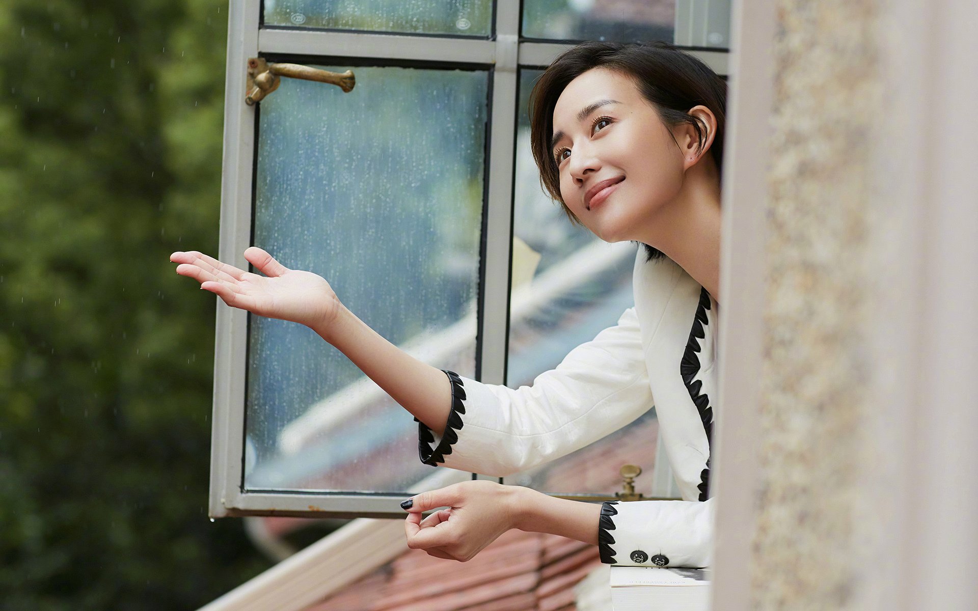 华体会app-红蓝对抗，当基耶萨在引擎的尖啸中划出数据真空  第2张